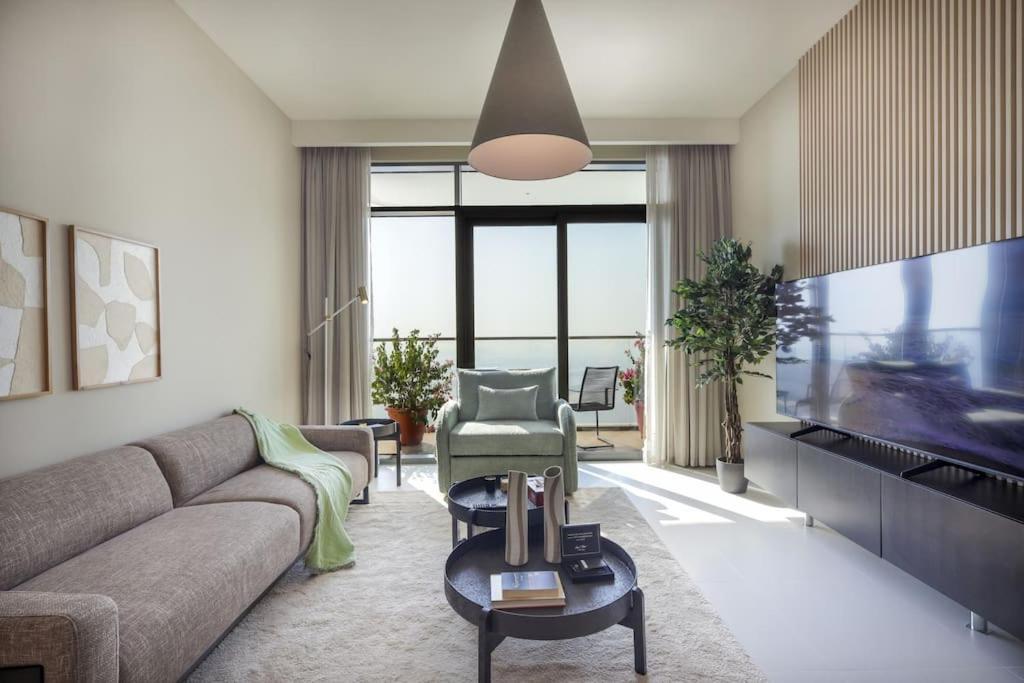 Stunning Beachfront 1br In Palm Jumeirah Appartamento *